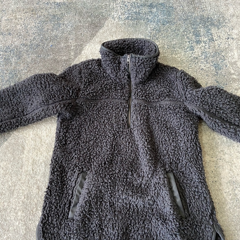 Womens size small Sherpa